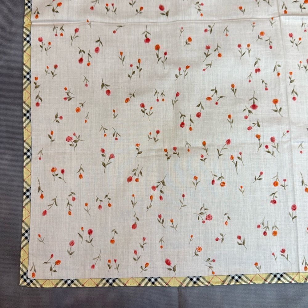 NWT Burberry Scarf - Picture 3 of 10